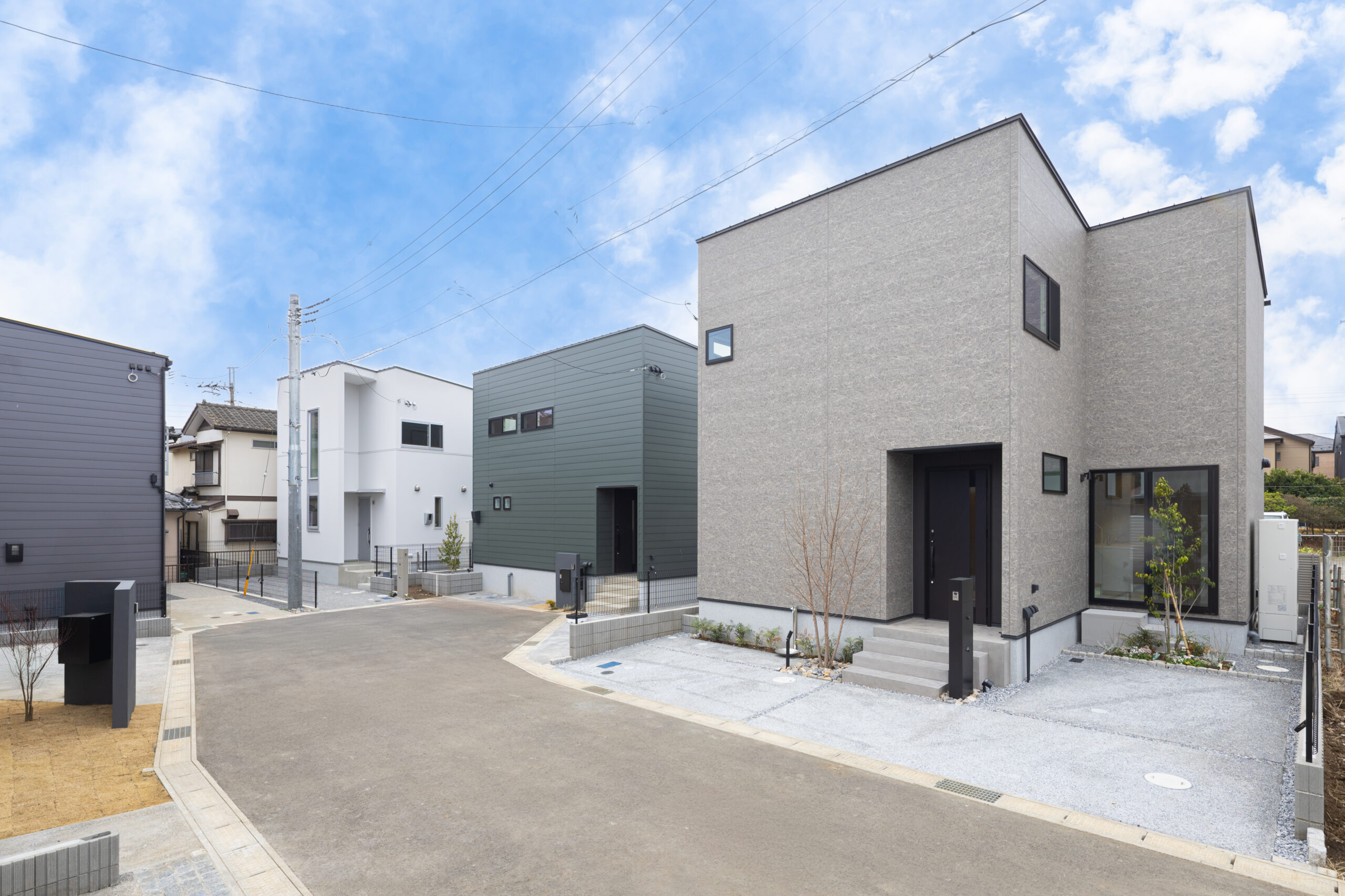 新京成線「八柱」駅から、松戸乗り換え東京駅まで約45分（通常時約40分）