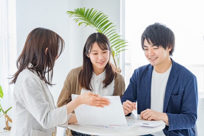 住宅購入の予算オーバーに対処する打ち合わせイメージ画像|千葉『木ここち家ラボ』