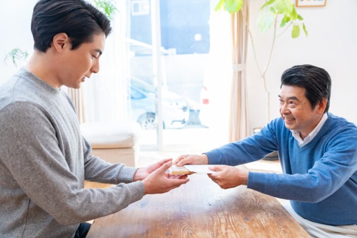 住宅購入で親からの支援を受ける平均額と割合、税金の手続き｜支援なしの資金計画も解説