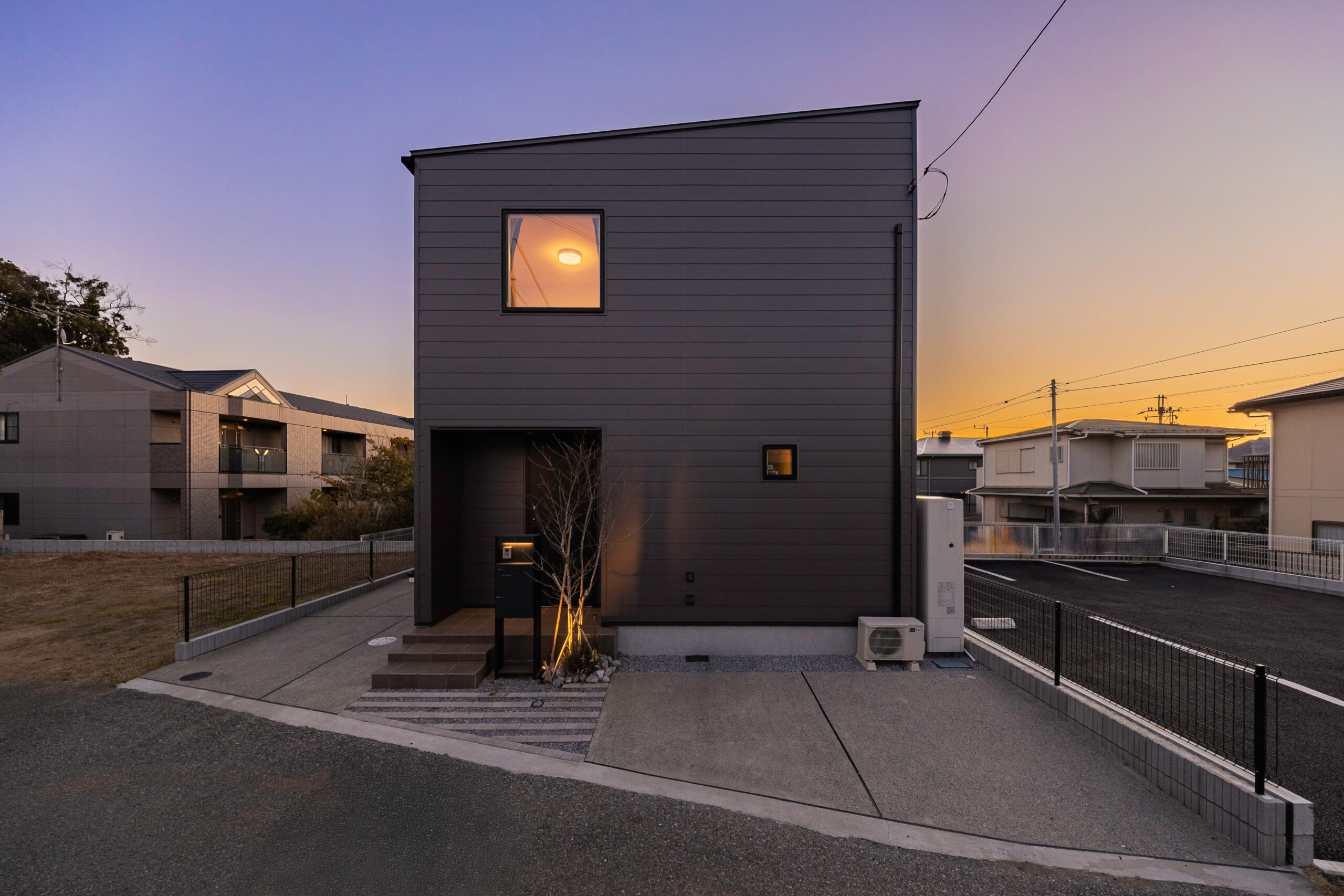 【ZOOT（６.５×１０）】ずっと、つづく、くらし