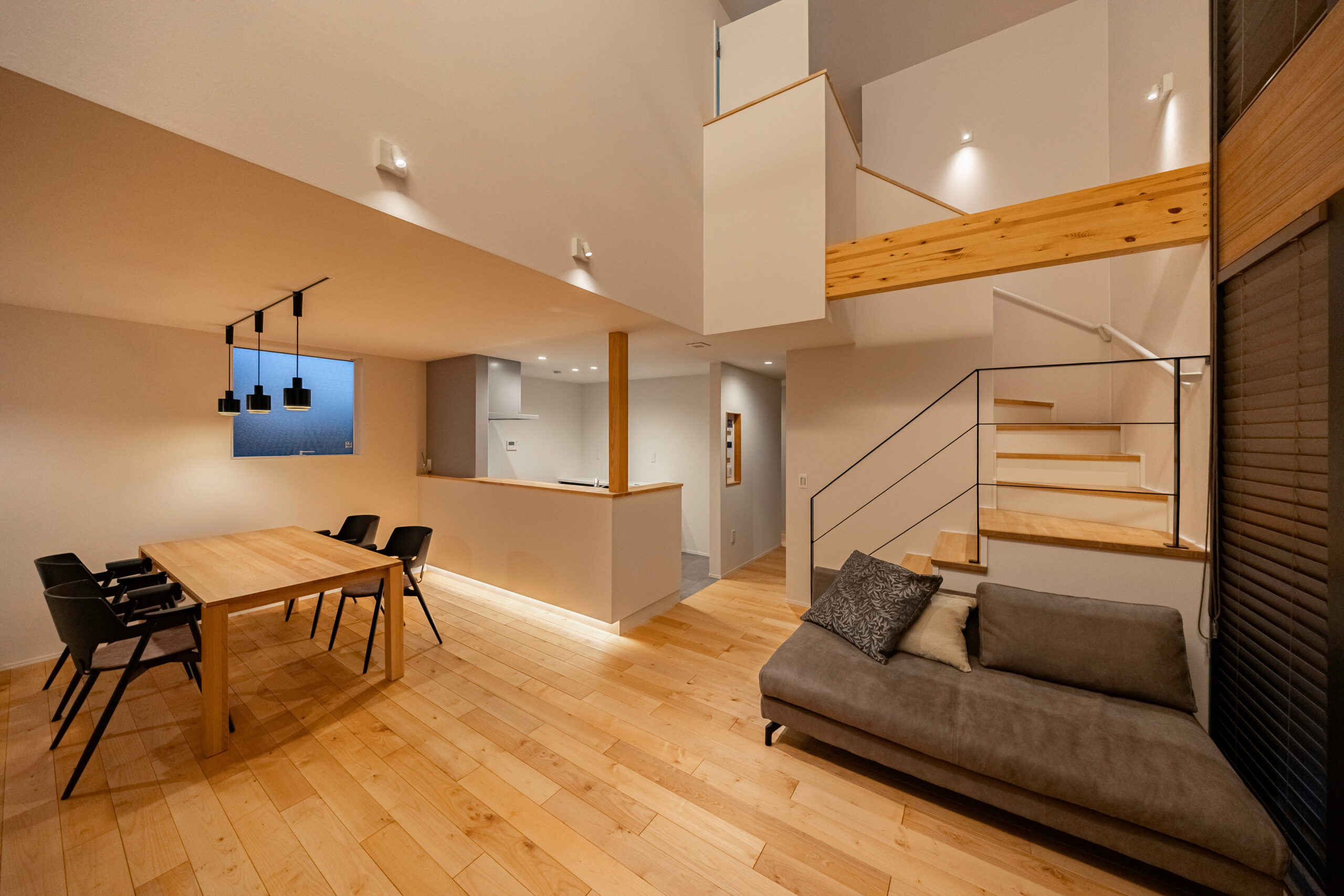 【ZOOT（６.５×１０）】ずっと、つづく、くらし