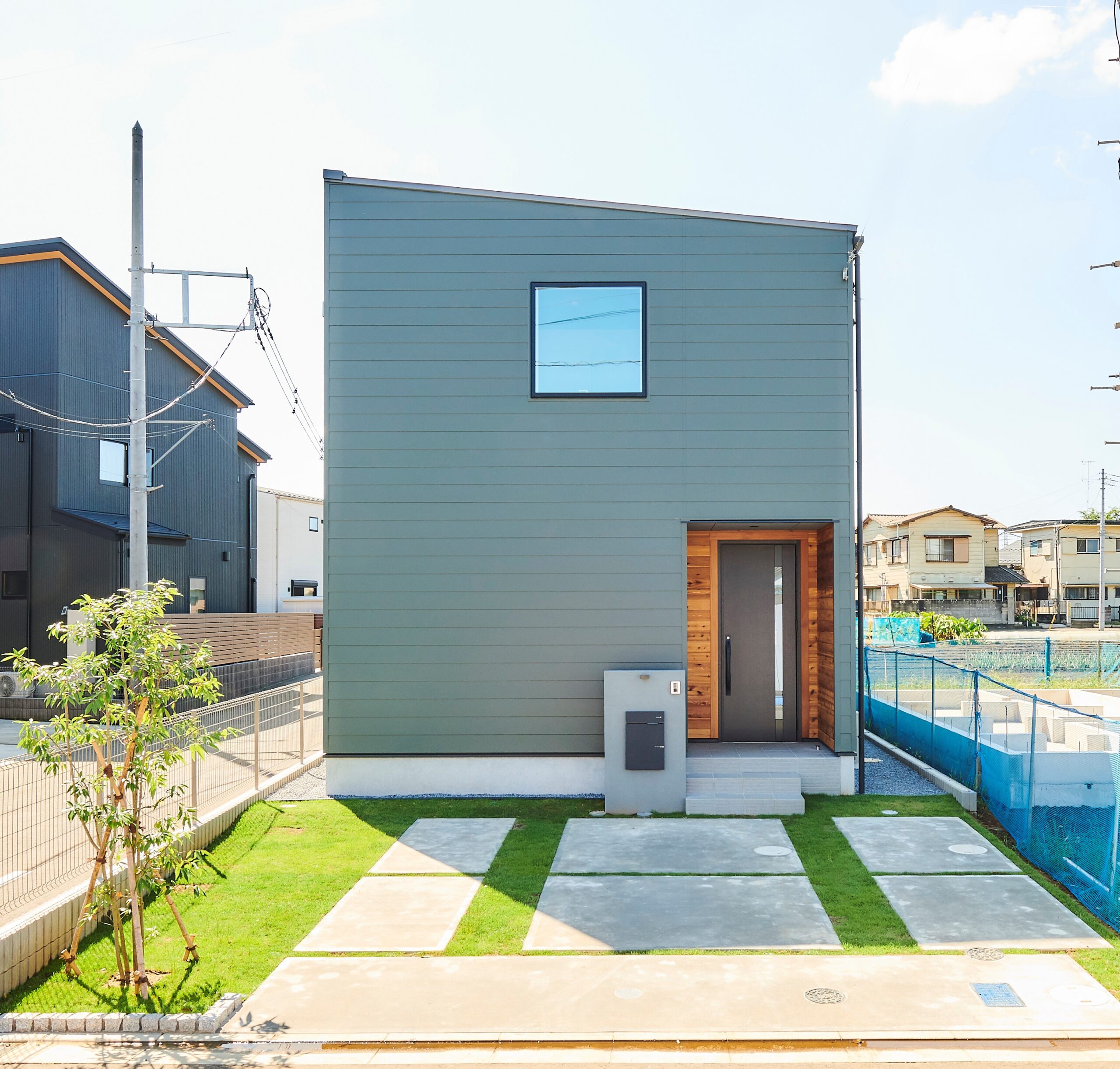 かっこいいツートン外壁の2色組み合わせ事例｜千葉県『木ここち家ラボ』