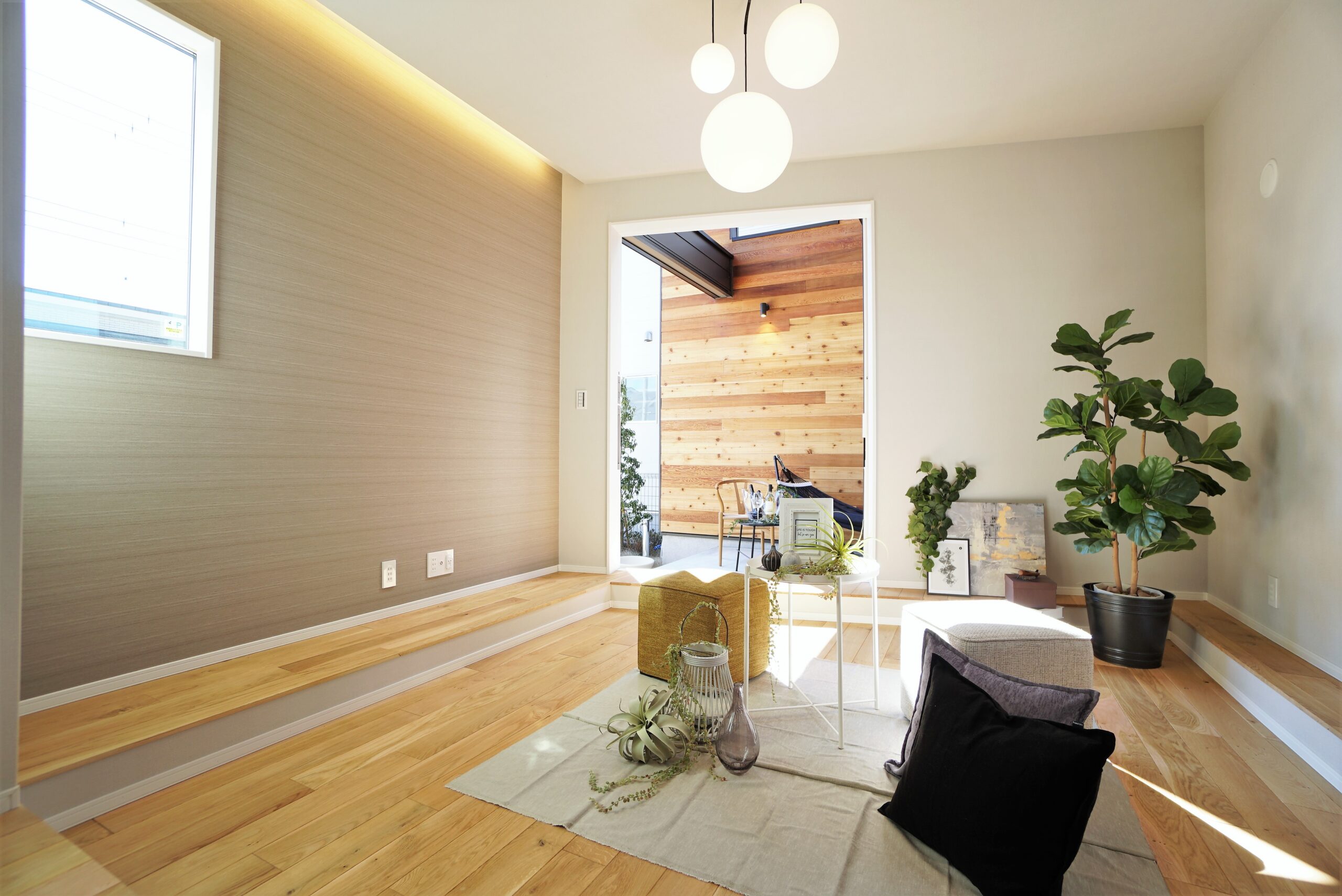 人が集まる家の特徴、栄える家の共通点｜間取りやリビングの実例、プライバシーを守る方法も解説