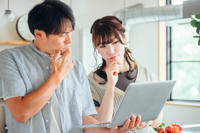 4000万円の一戸建てをもったいないと感じている夫婦イメージ画像|千葉県『木ここち家ラボ』